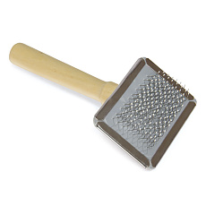 Triol Пуходерка с каплей с деревянной ручкой